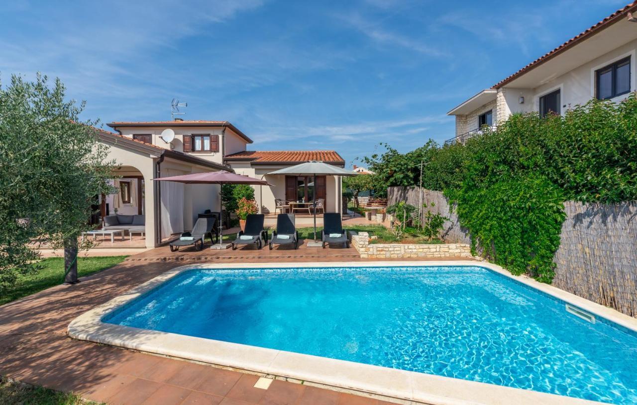 Villa Lucas Novigrad  Екстер'єр фото