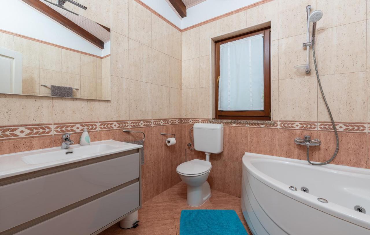 Villa Lucas Novigrad  Екстер'єр фото
