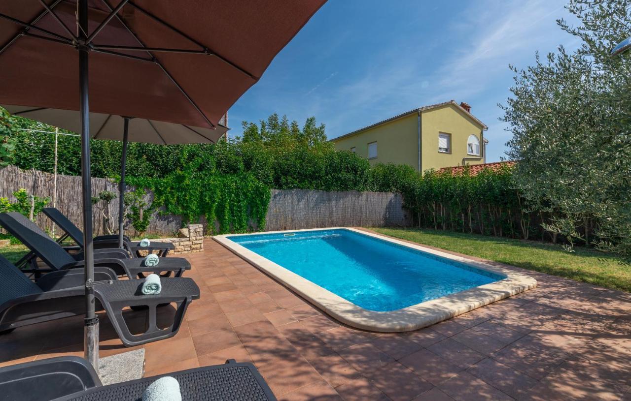 Villa Lucas Novigrad  Екстер'єр фото