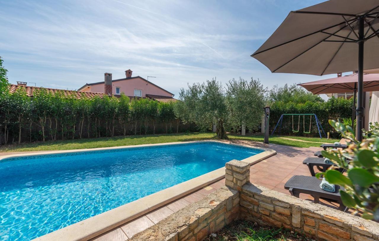 Villa Lucas Novigrad  Екстер'єр фото
